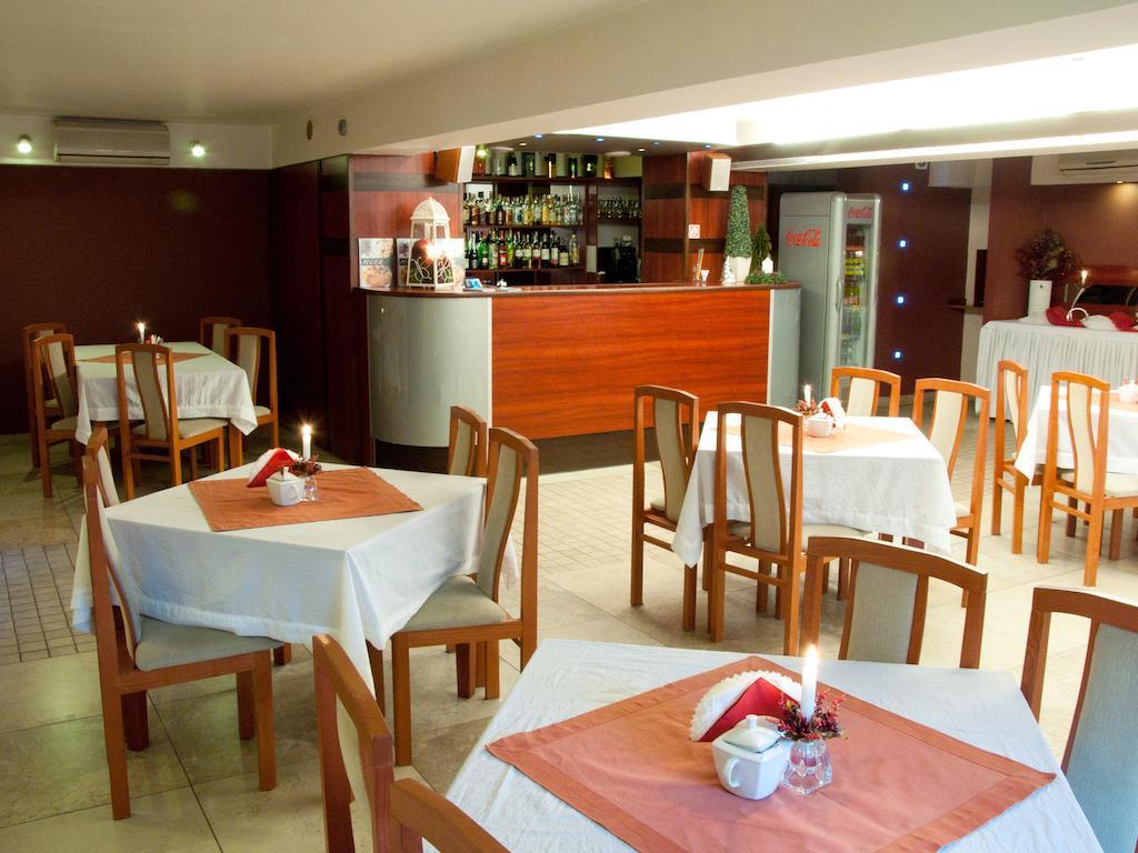 Hotel Zagiel Niewiesze Bagian luar foto