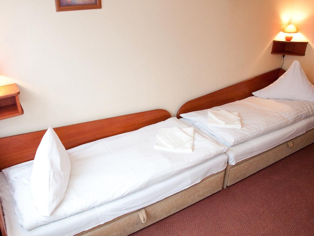 Hotel Zagiel Niewiesze Ruang foto