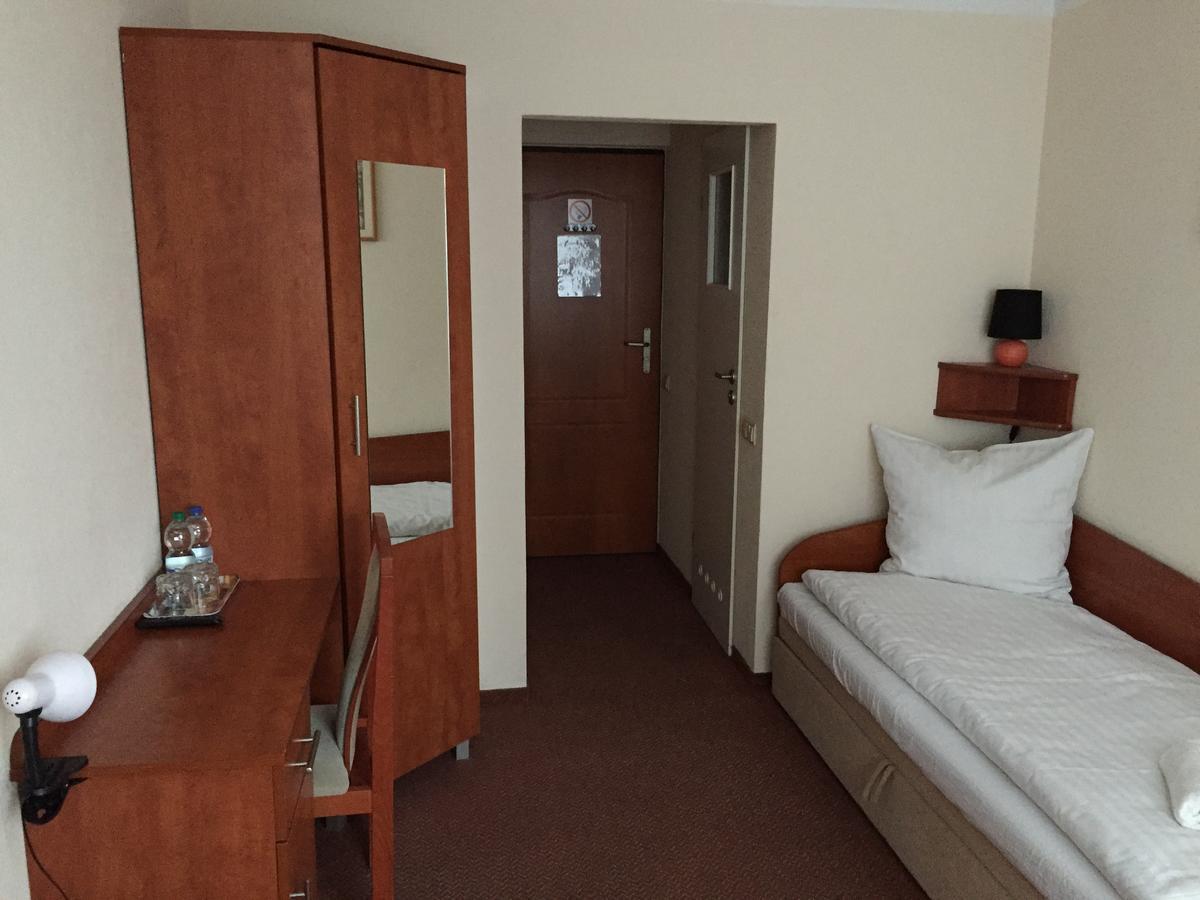 Hotel Zagiel Niewiesze Bagian luar foto